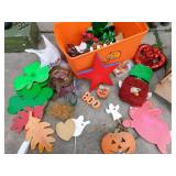 HALLOWEEN DECORATIONS IN TOTE