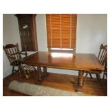 DINING ROOM TABLE AND 4 CHAIRS - 2 LEAVES - 72" X