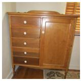 DRESSER W/ BACK SPLASH 5 DRAWER 1 DOOR - LIKE NEW
