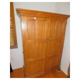 OAK DESK WITH FOLD DOWN SECTION CAN PUT COMPUTER