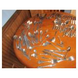 ASSORTED STEAK KNIVES, STAINLESS FLATWARE, WOOD