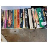 PAPER BACK BOOKS HEINLEIN TUNNEL IN THE SKY,