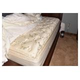 QUEEN BED CLEAN PILLOW TOP