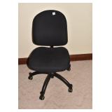 ROLLING OFFICE CHAIR