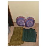 PILLOWS AND BLANKETS GREEN SOFT