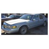 LINCOLN TOWN CAR - 1998 GARAGE KEPT GRAY LEATHER