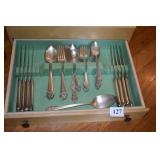 ONEIDA PLATE SERVICE FOR 8 - NO CASE