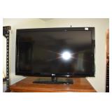 LG TV 42" NICE PICTURE NO REMOTE