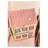 WICKER HOUSE W/ LIFT TOP