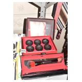 LAURA GELLER EYE SHADOW W/ BRUSHES NEW