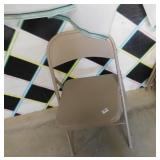 FOLDING CHAIR SET OF 4 LIKE NEW
