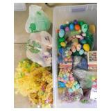 TOTE AND EASTER DECORATIONS
