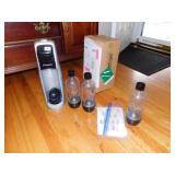 SODA STREAM WITH MANUAL AND THREE BOTTLES