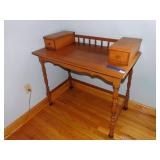 KNEEHOLE DESK MAPLE 30X37X20
