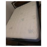 STERNS & FOSTER FULL-SIZE LIKE NEW CONDITION