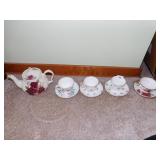 WINDSOR ENGLAND TEAPOT, 4 CUPS/SAUCERS
