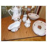 SERVICE FOR 8 HOLIDAY W/ CASES