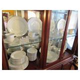 SET OF CHINA PEARL FINE CHINA ANNIE PATTERN