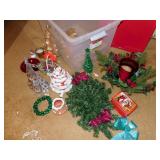 WOODEN CHRISTMAS TRAIN AND DÉCOR