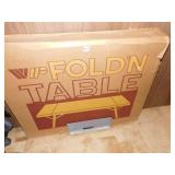FOLDING TABLE