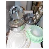 PANS, BUNT CAKE PLASTIC STORAGE CONTAINER