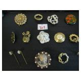 GROUP OF 14 VINTAGE PIN BROOCHES MONET, HAND