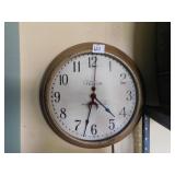 TELECON METAL FRAME CLOCK NO FRONT GLASS DOES RUN