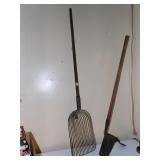 MANURE SCOOP, PLANTER