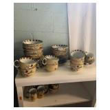 LENOX DISH SET HOLLY PATTERN W/ BIRDS SERVICE FOR