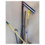 PRY BAR, OAK BOARDS 4 X 2- 12 APPROX., ETC.