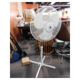 FLOOR FAN
