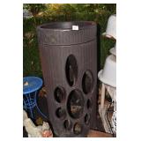 PLASTIC PLANT HOLDER