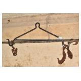 IRON HOOK 29" W/ 4 HOOKS