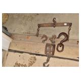 DOUBLE PULLY, LARGE HOOK, TACK HOLDER