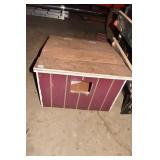 OUTDOOR ANIMAL HOUSE 19" H X 27" X 24"