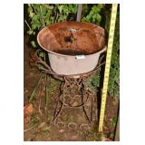 IRON BASE PLANT STAND W/ INSERT