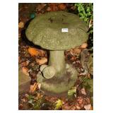 CEMENT MUSHROOM W/ SMALL MUSHROOMS 1 PC.