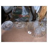 DIVIDED DISH AND 4 SHAKERS