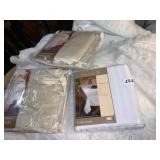 NEW IN PACKAGE DRAPES AND CAFÉ CURTAINS