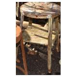 1 WOOD STOOL