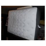 FULL SIZE PILLOW TOP VERY NICE CONDITION MATRESS