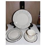 LENOX SERVICE FOR 12 - WINDSOR PATTERN - VERY