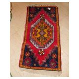BEAUTIFUL 39" X 19" RUG, BRIGHT RED, GOLD, AND