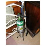 OXYGEN TANK WITH DOLLY