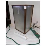 LIGHT BOX AND 2 EXT. CORDS