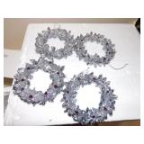 12 CLIP ON CANDLE LIGHTS, 5 SILVER WREATH