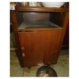 STAND 1 DOOR, 29" H X 18" W X 18" D