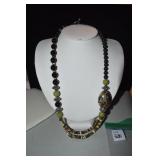 NECKLACE 22" W/ LEAF MULTI-COLOR STONE AND MULTI