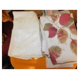 TABLE CLOTHES 60 X 84 & 52 X 70, NAPKINS
