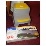 PAPER SHREDDER, STEP STOOL